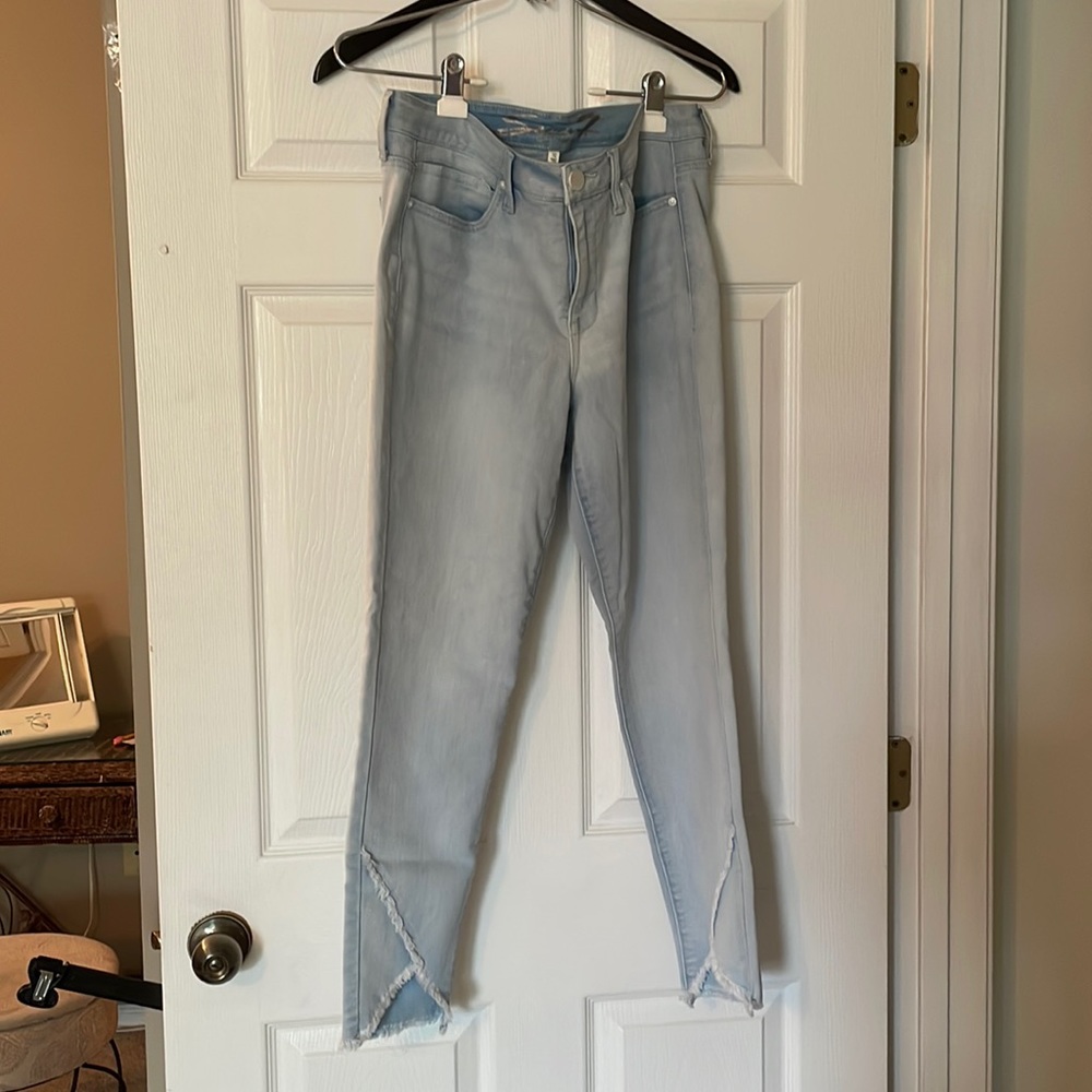 SEVEN Jeans Sz 10 Light Blue Frayed Cropped Jean